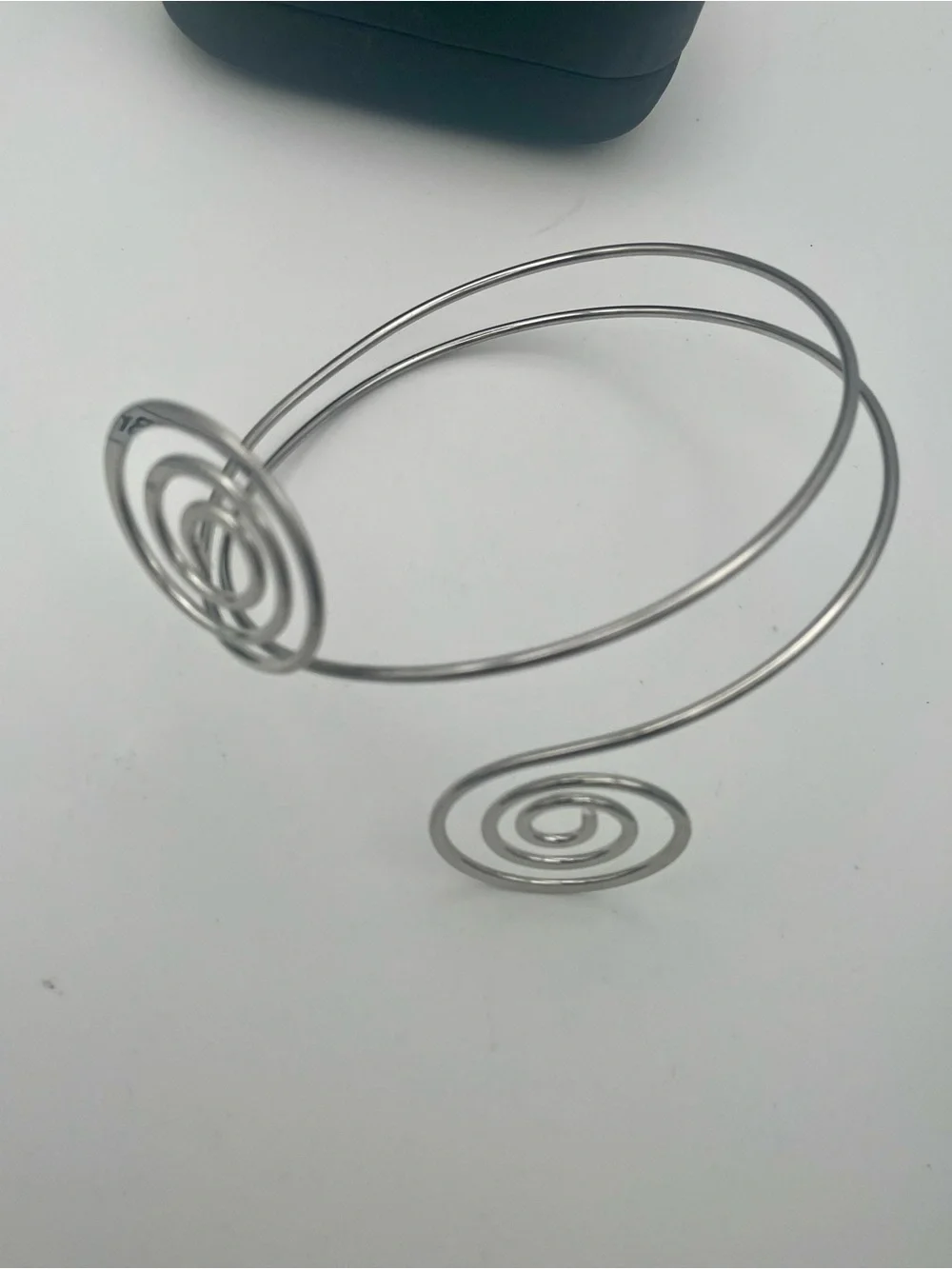 Upper Arm Silver Tone Spiral Wire Cuff Bracelet band. Adjustable